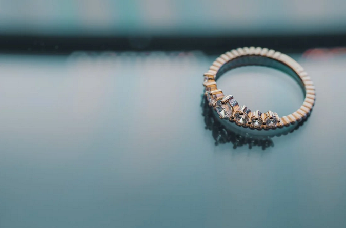 The Ultimate Guide: Decoding the Signs of a Perfect Engagement Ring